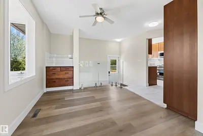 Interior photo 2 of 72 50106 Rg Rd 200