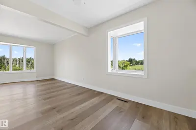 Interior photo 4 of 72 50106 Rg Rd 200