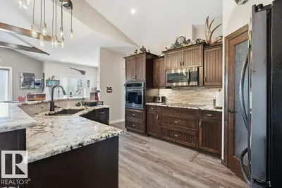Interior photo 4 of 55413 RGE ROAD 53A
