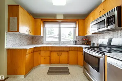 Interior photo 3 of 4328 116 ST NW NW