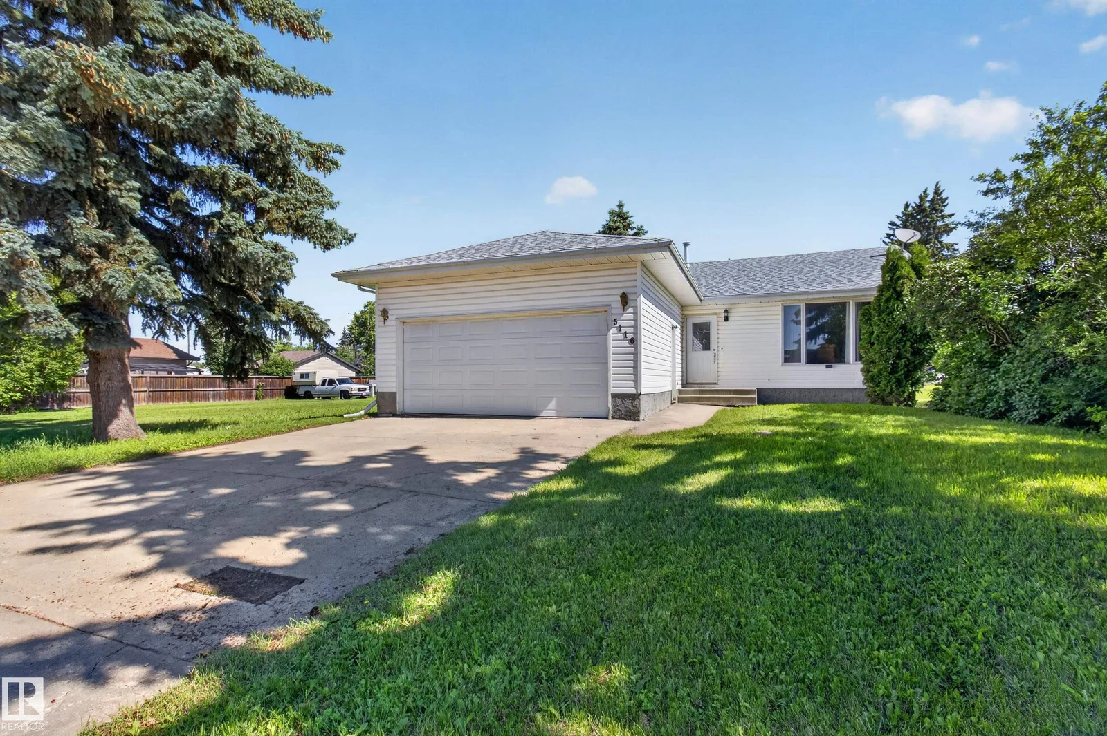 5116 52 Ave, Tofield - 4 bedroom Detached Single Family for sale