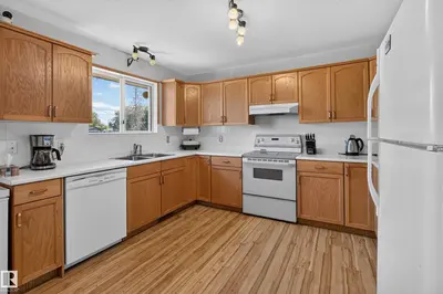 Interior photo 2 of 5116 52 Ave
