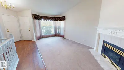 Interior photo 1 of 