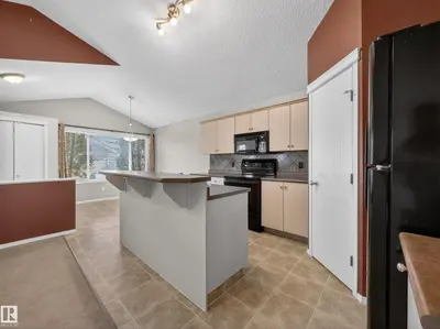 Interior photo 2 of 7912 10 AV SW