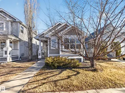 Interior photo 1 of 7912 10 AV SW