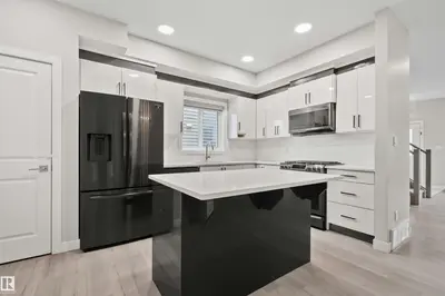 Interior photo 2 of 383 CHARLESWORTH DR SW