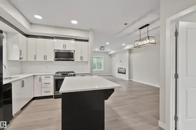 Interior photo 3 of 383 CHARLESWORTH DR SW