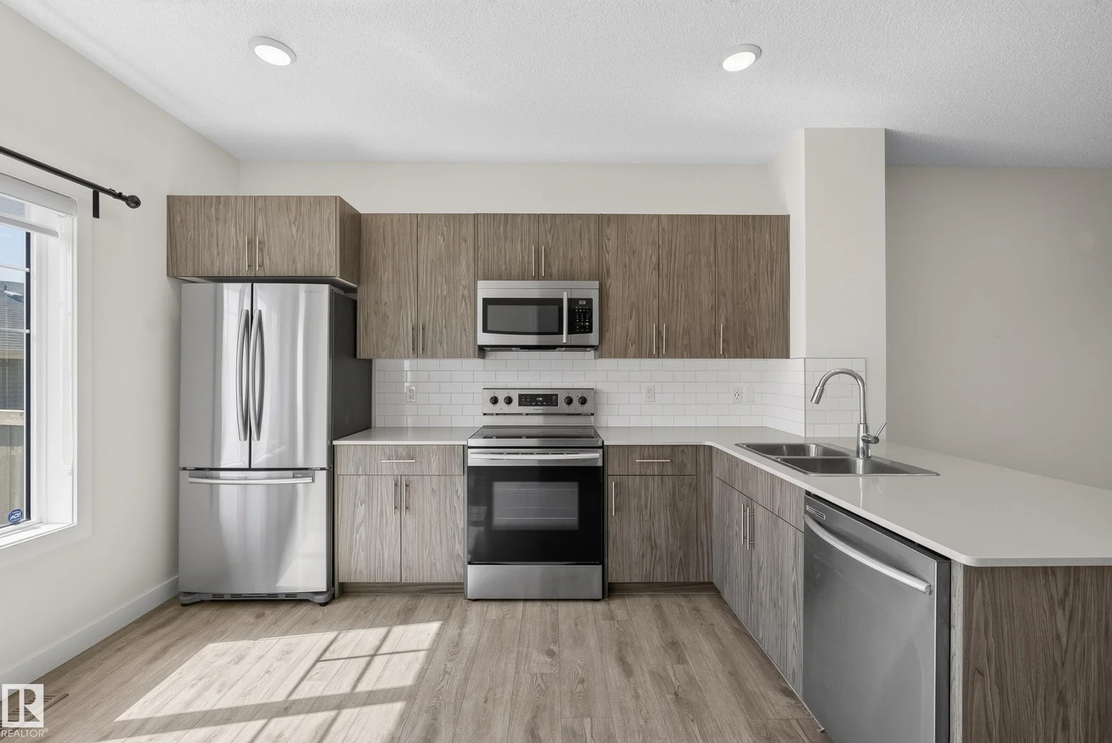 2707 ORCHARDS RD SW, Edmonton - 3 bedroom Residential Attached for sale
