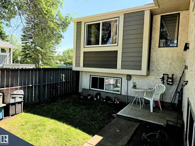 Interior photo 1 of 600 WILLOW CT NW
