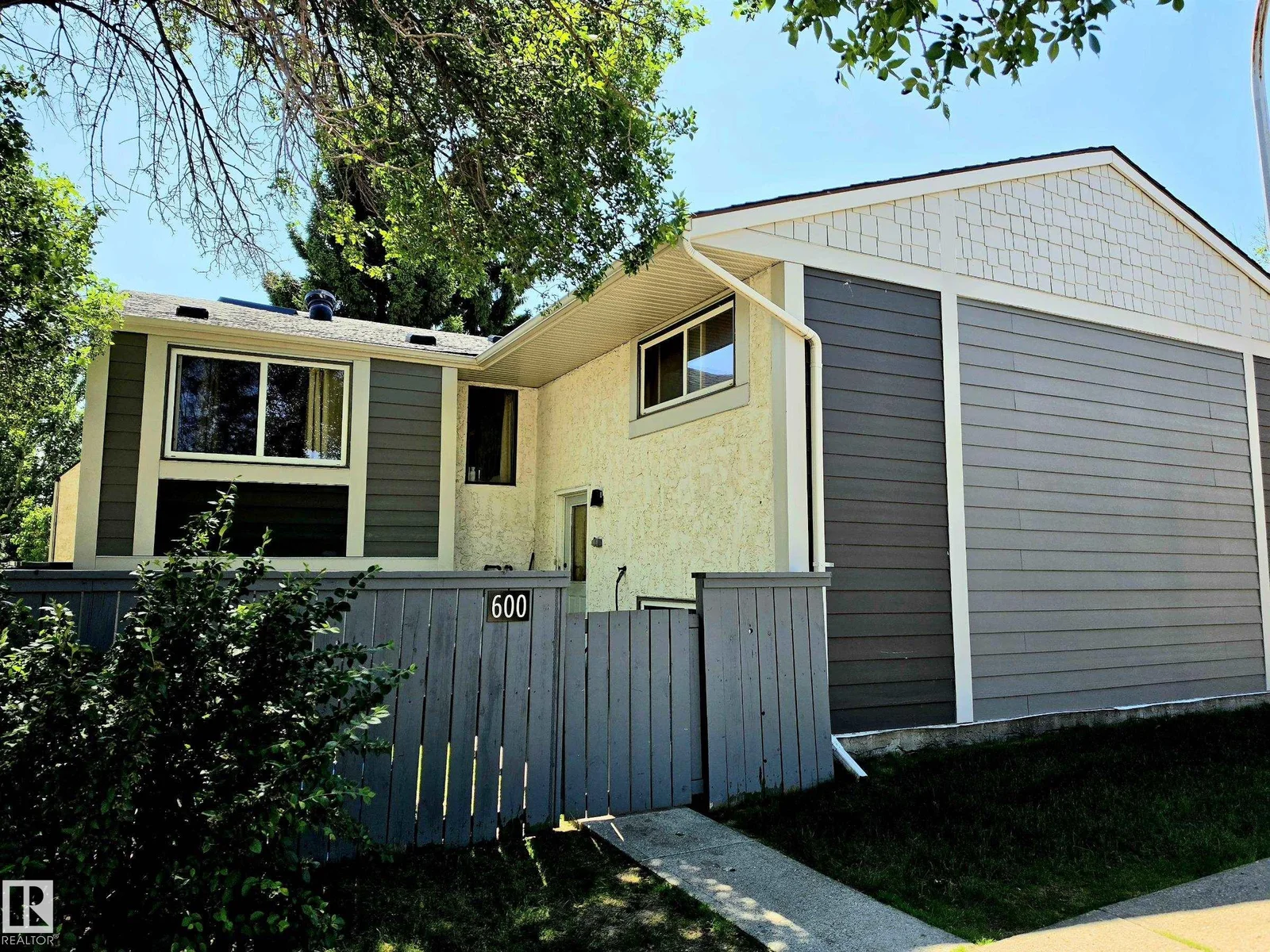 600 WILLOW CT NW, Edmonton - 3 bedroom Townhouse for sale
