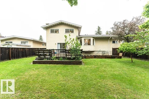 10543 35 AV NW, Edmonton - $490,000