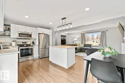 Interior photo 4 of 20 CARAGANA AV