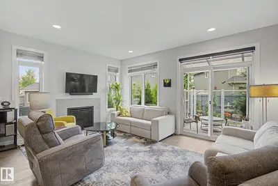 Interior photo 4 of 4208 GORESKY CL NW