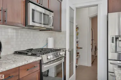 Interior photo 4 of 301 BRIDGEPORT PL