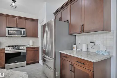 Interior photo 2 of 301 BRIDGEPORT PL