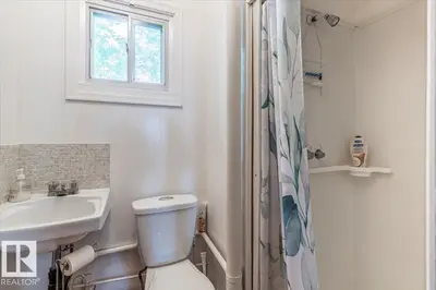 Interior photo 4 of 59 Beach Ave