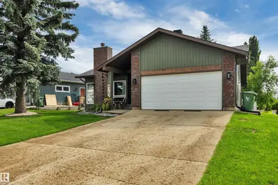 Interior photo 1 of 4707 44 ST