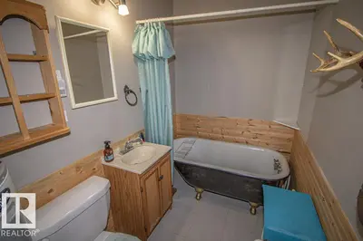 Interior photo 3 of 329 60501 Range Road 120