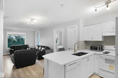 Interior photo 2 of #215 42 SUMMERWOOD BV