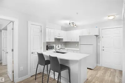 Interior photo 4 of #215 42 SUMMERWOOD BV
