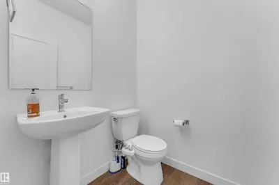 Interior photo 4 of 603 ORCHARDS BV SW