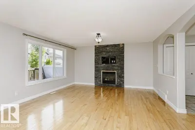 Interior photo 2 of 8018 3 AV SW