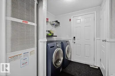 Interior photo 2 of 1073 Aspen Drive East