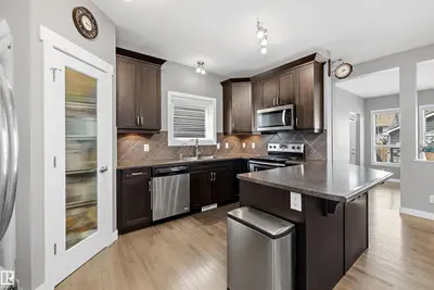 Interior photo 4 of 7212 23 AV SW