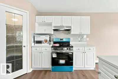 Interior photo 4 of 2811 33 ST NW