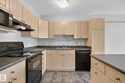 Interior photo 4 of #417 10311 111 ST NW