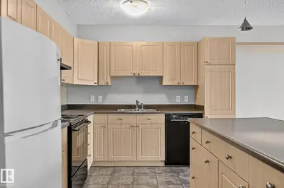 Interior photo 2 of #417 10311 111 ST NW