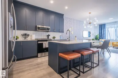 Interior photo 3 of 2015 DESROCHERS DR SW