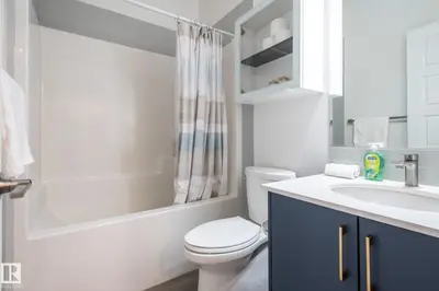 Interior photo 2 of 2015 DESROCHERS DR SW
