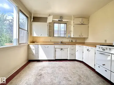 Interior photo 2 of 