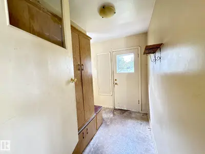Interior photo 3 of 