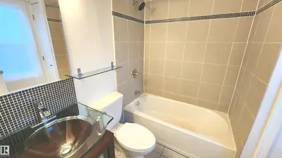 Interior photo 4 of 9359 92 ST NW