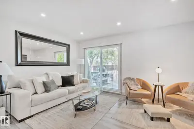 Interior photo 4 of 15 GRANDIN WO