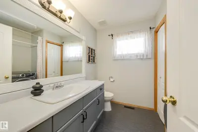 Interior photo 4 of 4810 42 ST