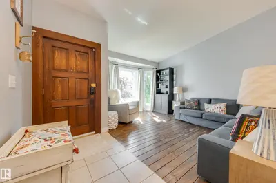 Interior photo 1 of 4810 42 ST