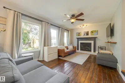 Interior photo 2 of 4810 42 ST