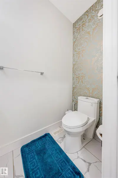 Interior photo 3 of 2630 16A Ave NW