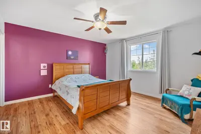 Interior photo 4 of 12248 16 AV SW SW
