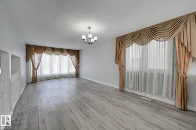 Interior photo 4 of 8507 152B AV NW