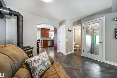 Interior photo 4 of 