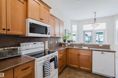 Interior photo 2 of #6 12504 15 AV SW