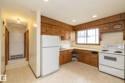 Interior photo 4 of 5608 122 AV NW