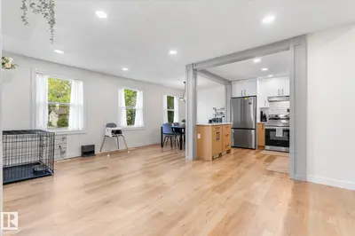 Interior photo 3 of 4009 37 AV NW