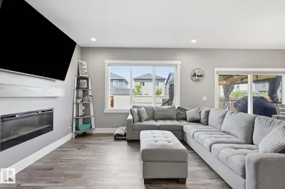 Interior photo 2 of 14 COPPERHAVEN DR