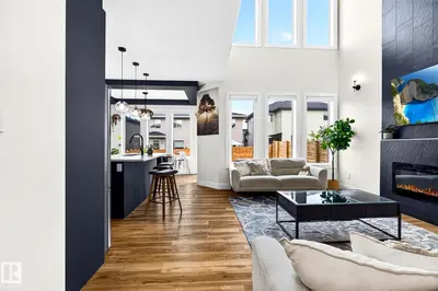 Interior photo 2 of 423 42 ST SW