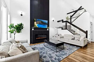 Interior photo 4 of 423 42 ST SW